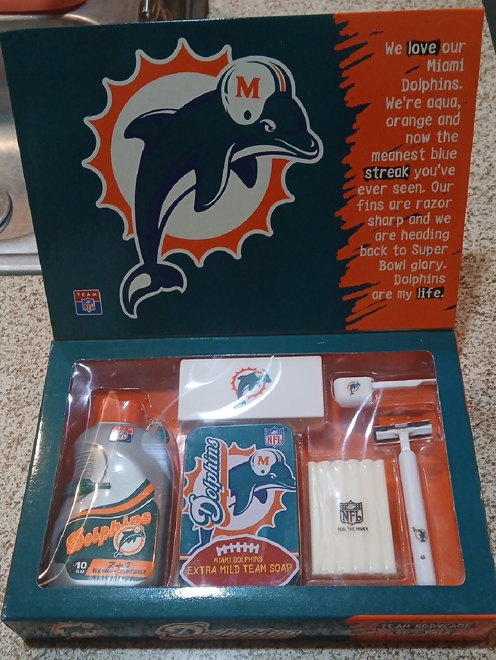 NFL Miami Dolphins Men Grooming Set – Aqua, Orange, White